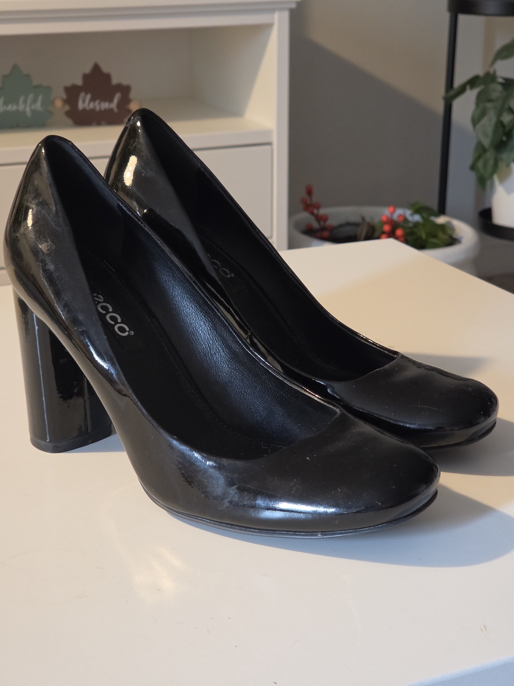 ECCO Women's Black Patent Block Heel Pump Size 39